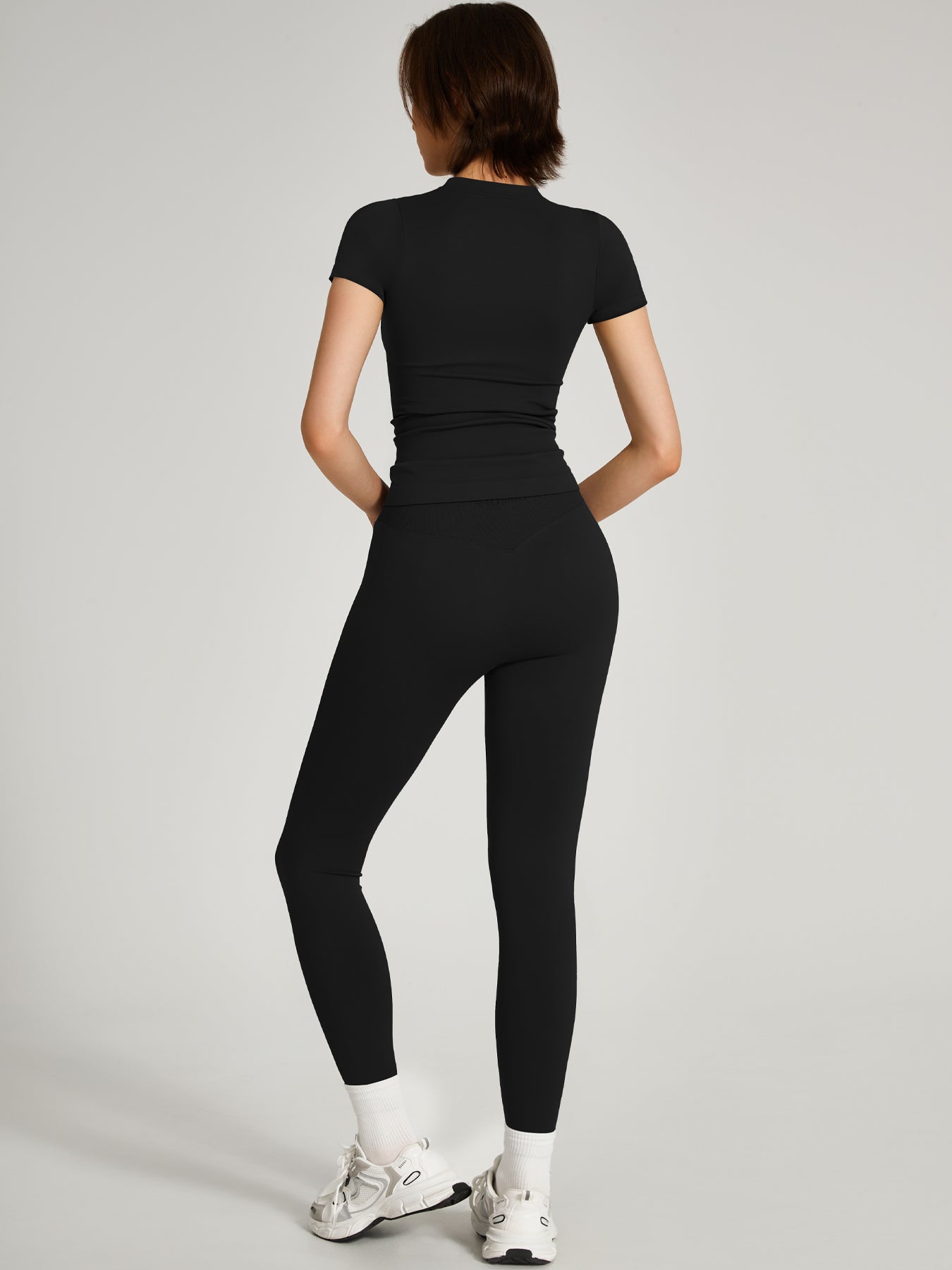 Two-Piece Set Women's Seamless High Printed Label Short Sleeve Trousers Yoga Suit dxckTK188 Black